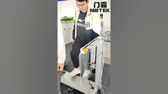 Controllatore di cancello oscillante con protezione sensibile contro i pizzichi